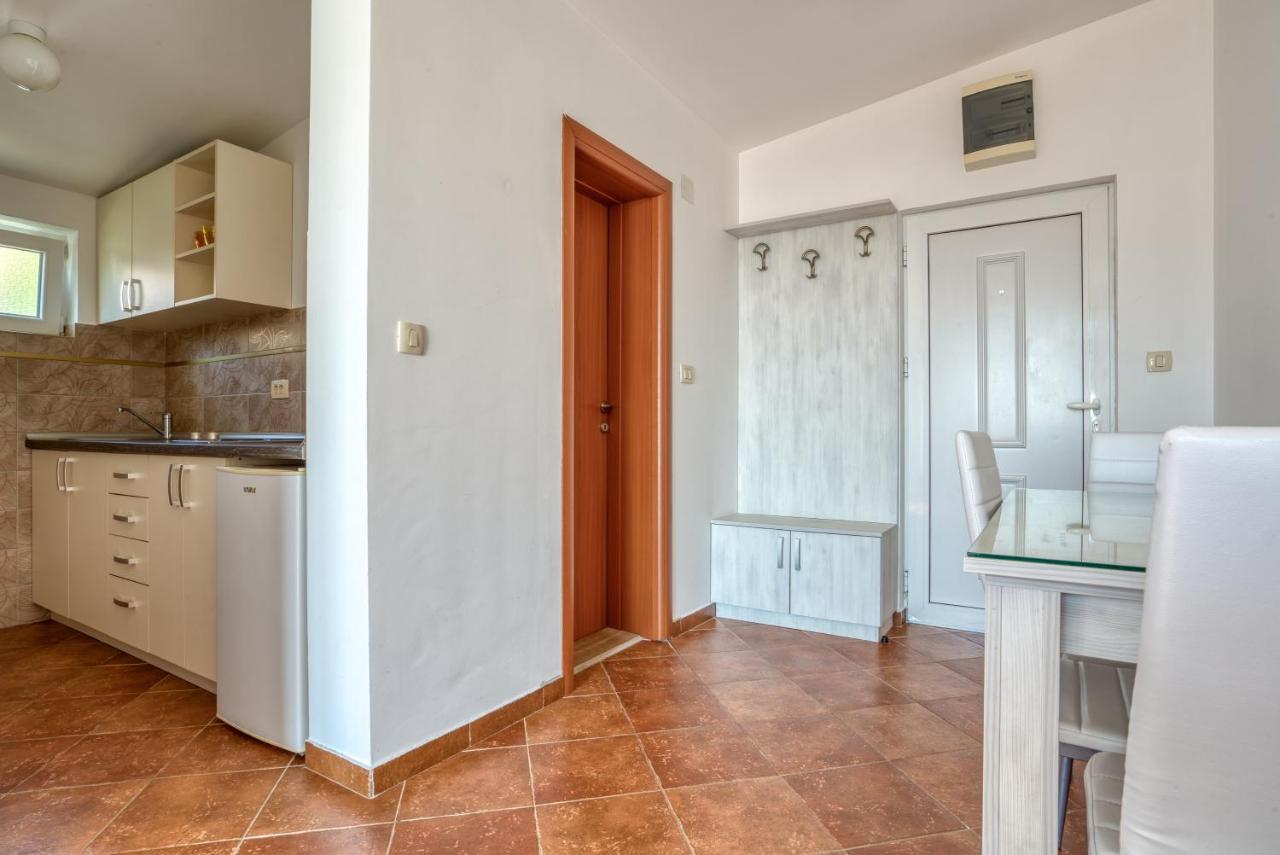 Apartmani Olga Петровац Экстерьер фото