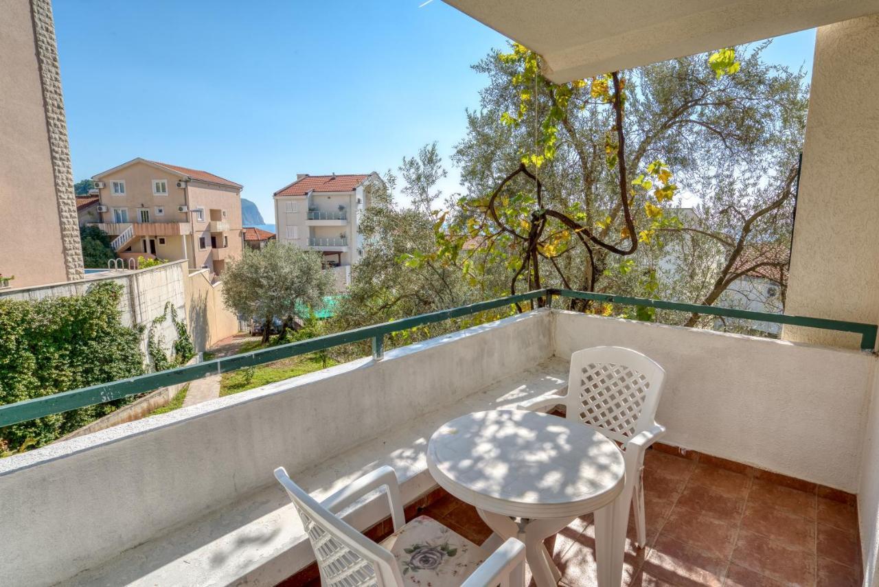 Apartmani Olga Петровац Экстерьер фото