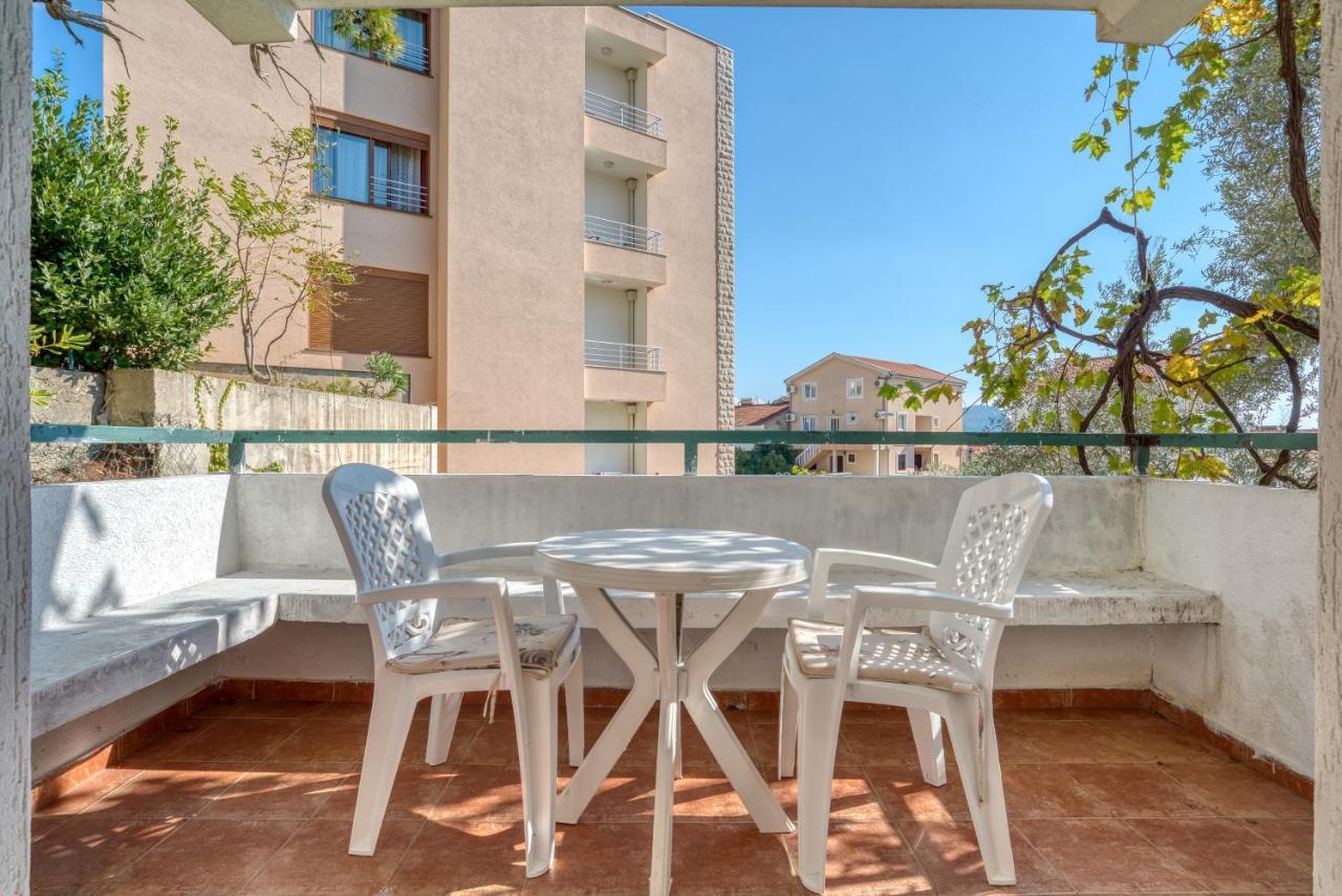 Apartmani Olga Петровац Экстерьер фото