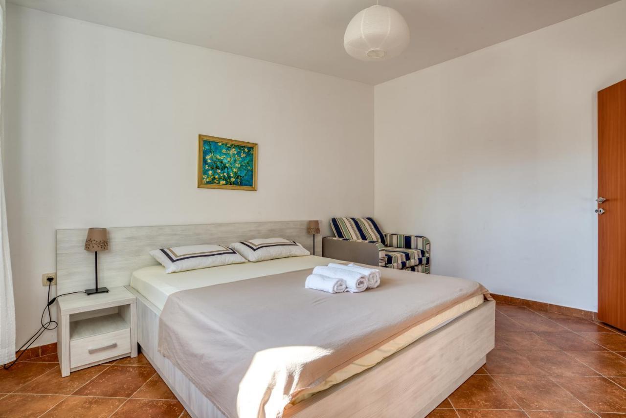 Apartmani Olga Петровац Экстерьер фото