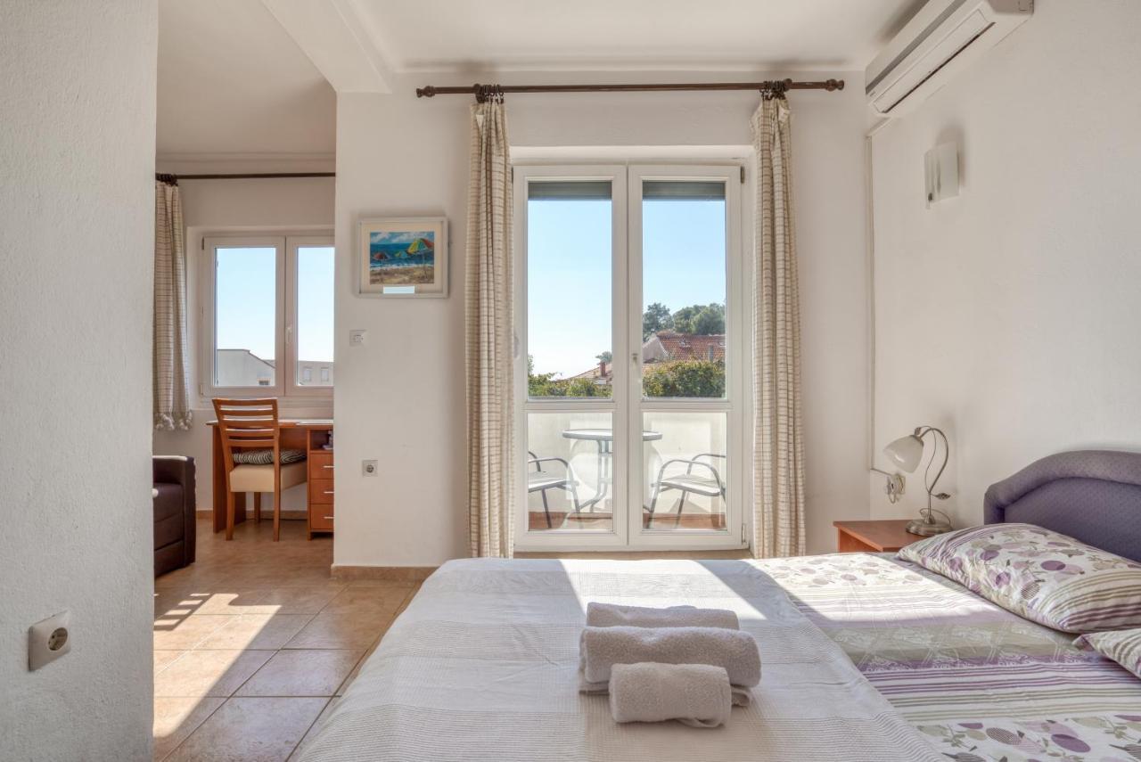 Apartmani Olga Петровац Экстерьер фото