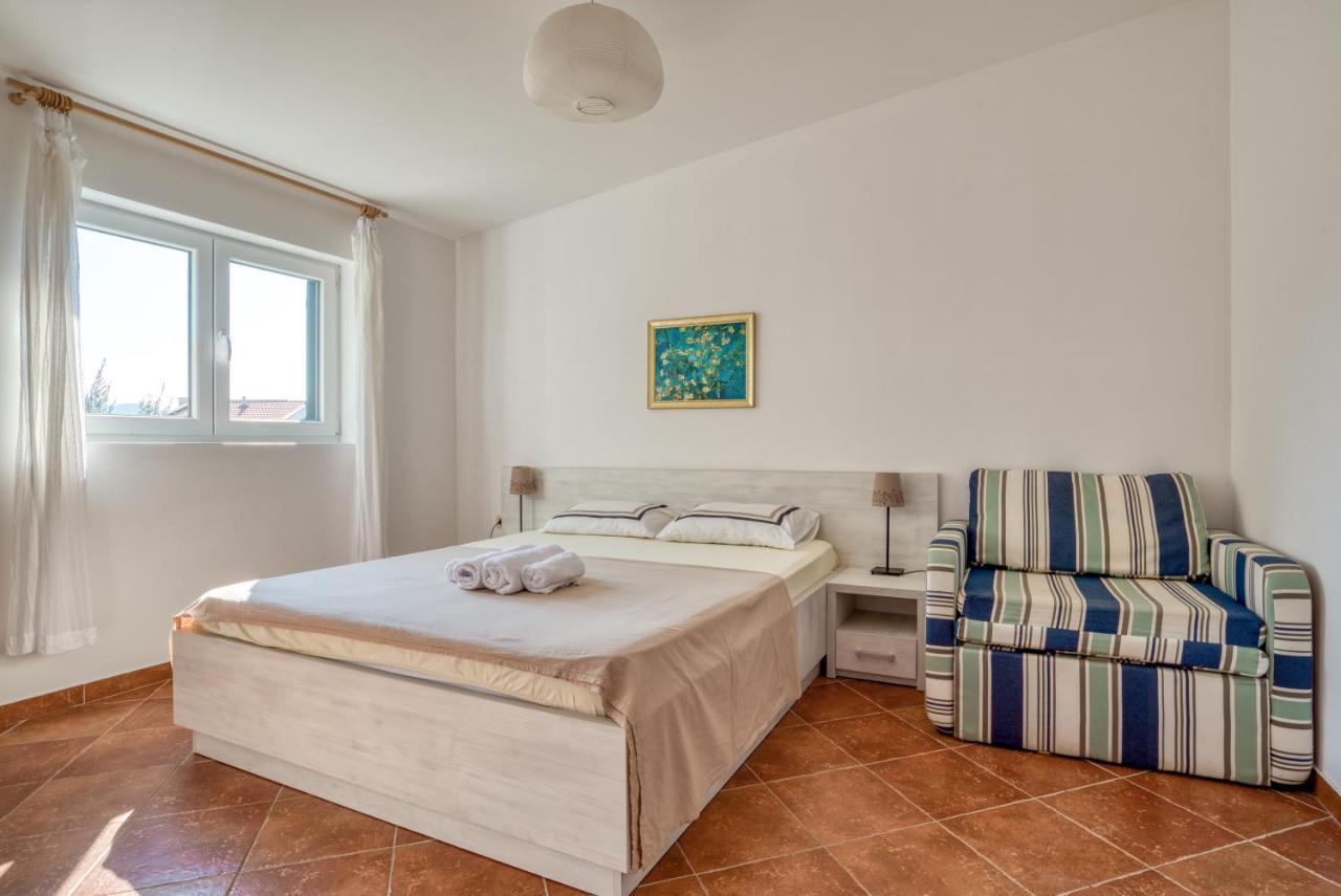 Apartmani Olga Петровац Экстерьер фото